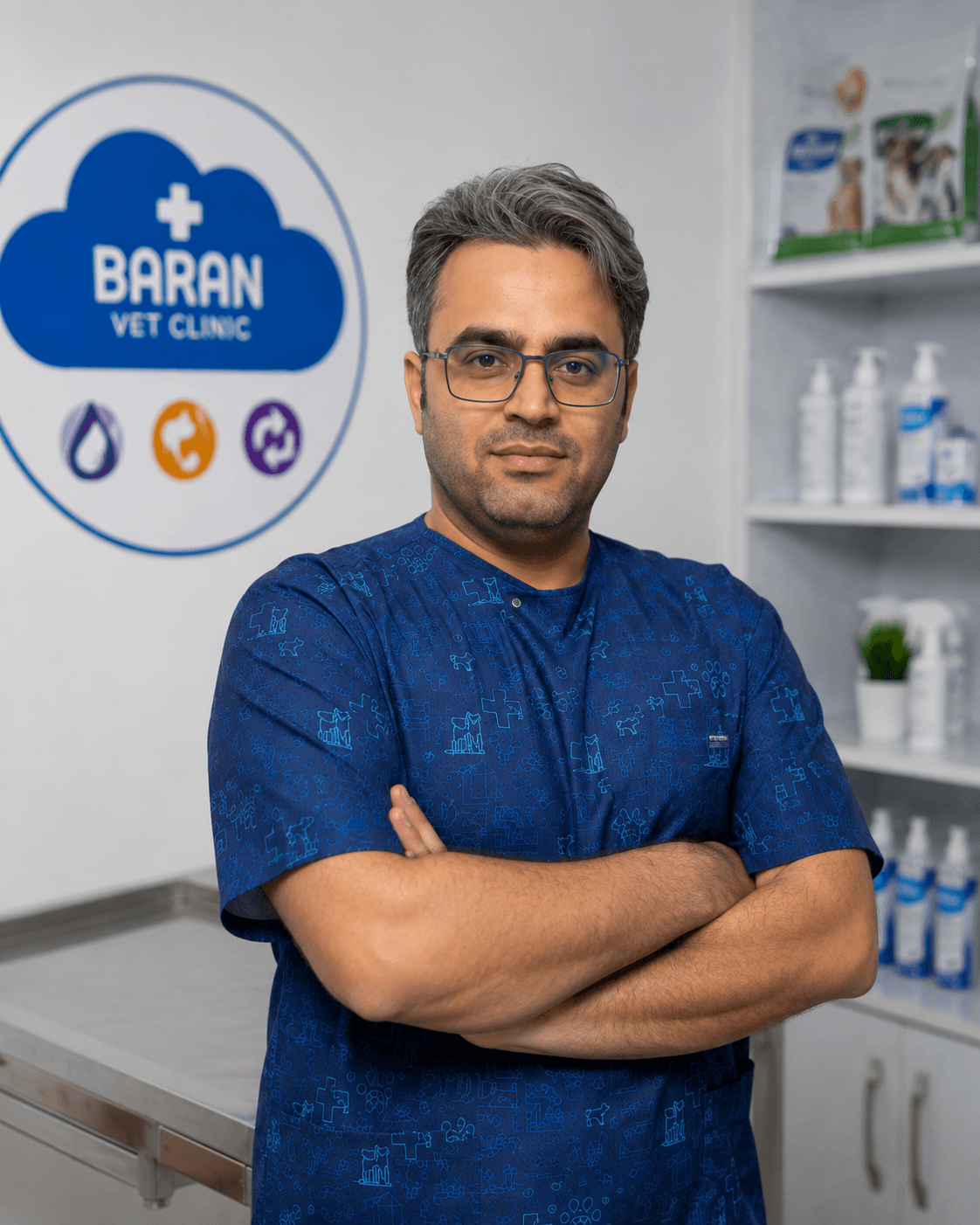 دکتر محمد ابراهیم تازیک، دامپزشک عمومی کلینیک دام‌های کوچک باران
